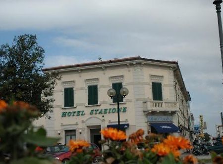Hotel Stazione Ливорно Экстерьер фото